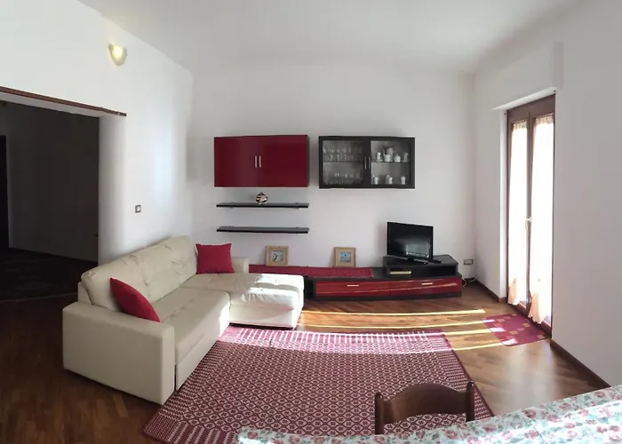 Petronia Home